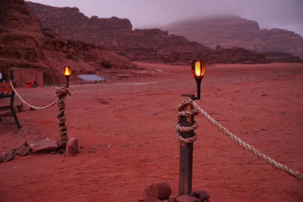 Quite Bedouin Life Hotell Wadi Rum Exteriör bild