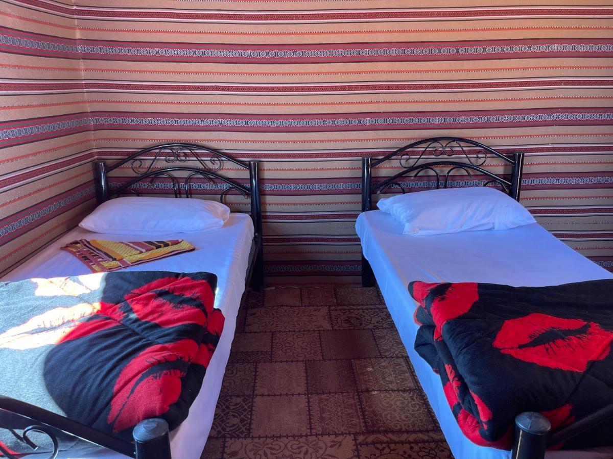 Quite Bedouin Life Hotell Wadi Rum Exteriör bild