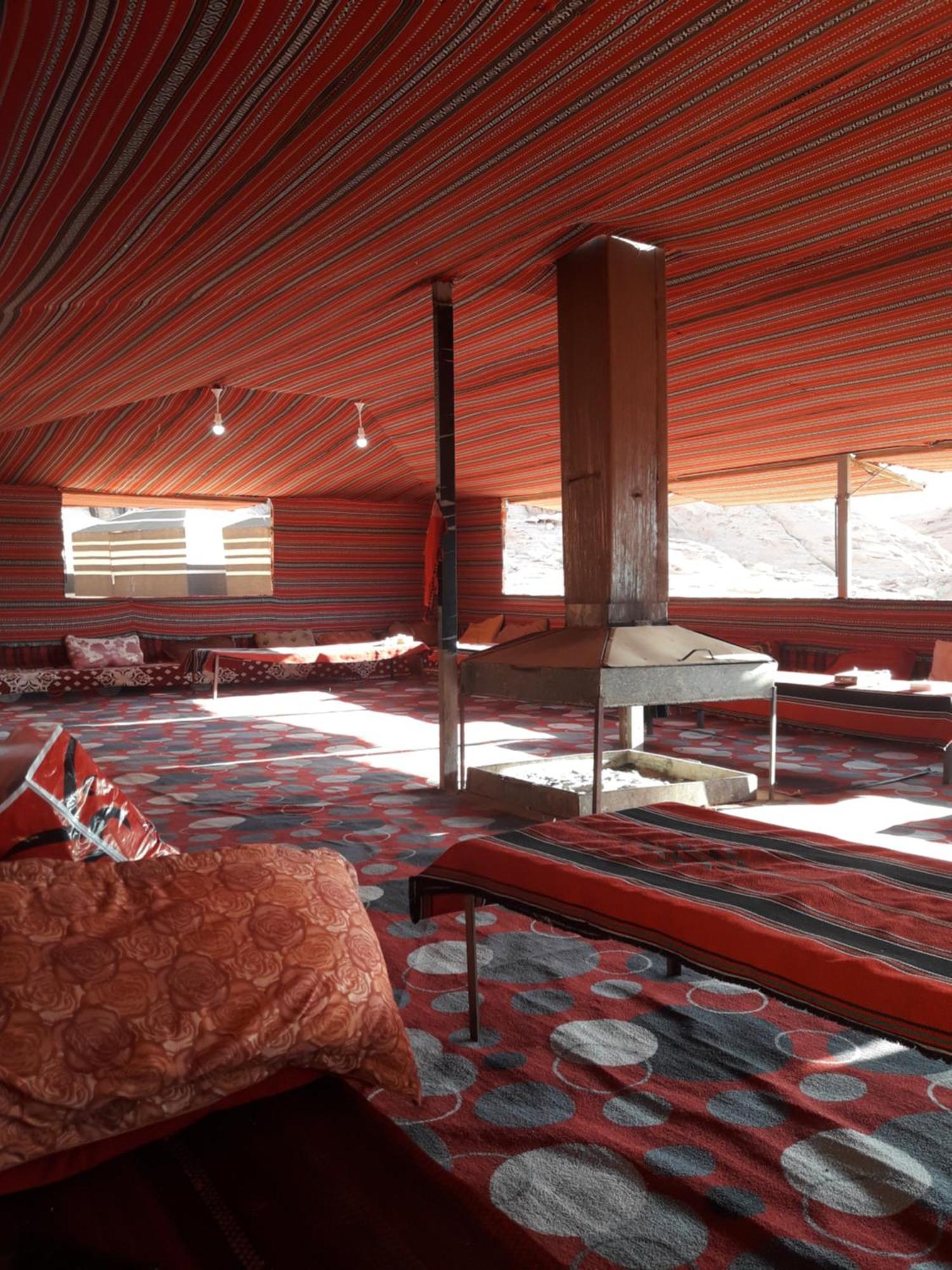 Quite Bedouin Life Hotell Wadi Rum Rum bild