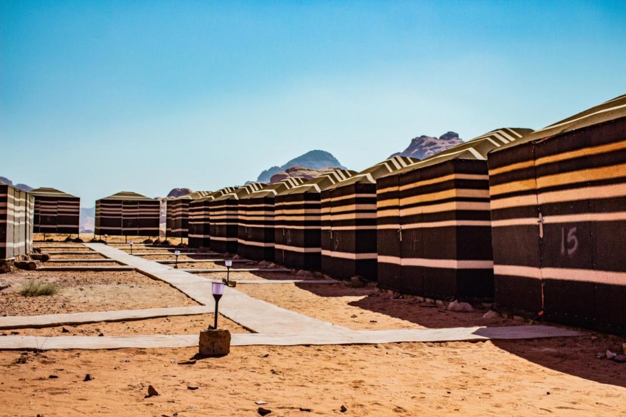 Quite Bedouin Life Hotell Wadi Rum Exteriör bild